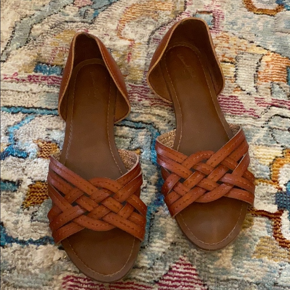 Brown, braided, stitched sandals 😎